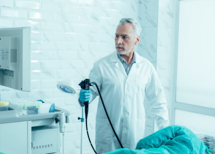 Imagen de una colonoscopia, procedimiento médico para revisar la salud intestinal